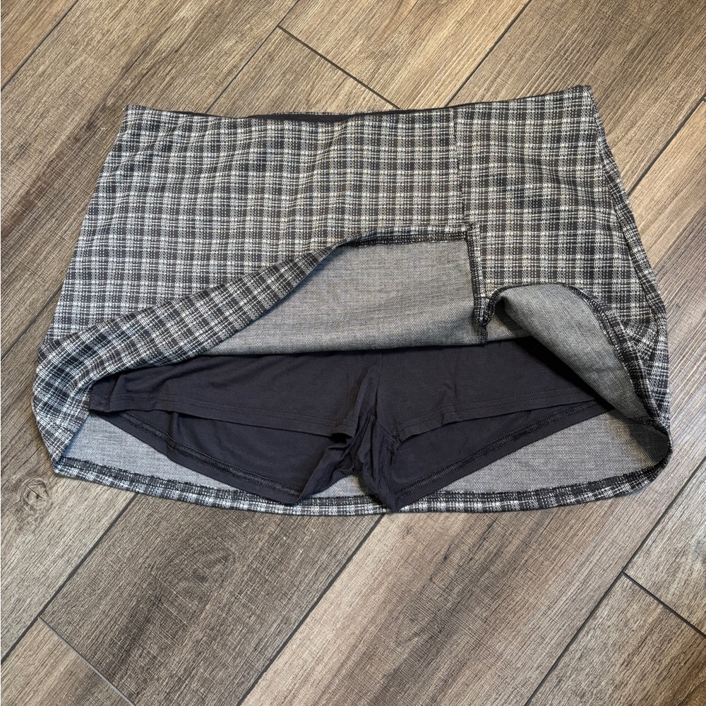 NWT American Eagle Outfitters Gray Plaid Skirt with shorts